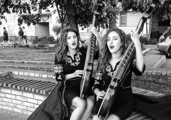 Behoteguy Photo Art  Urban photos in Kiev Ukraine street girls singers